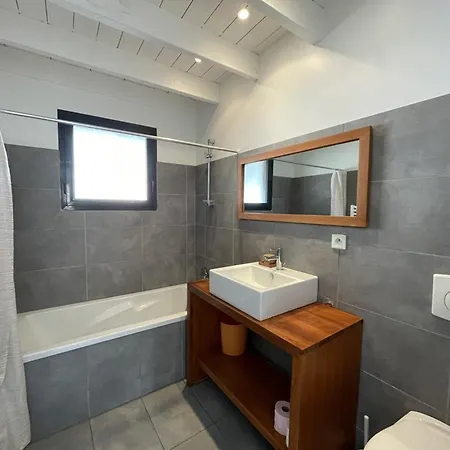 8 Pers. Proche Lac, Ocean Et Golf, Wifi, Animaux Admis, Parking - Fr-1-379-83 *