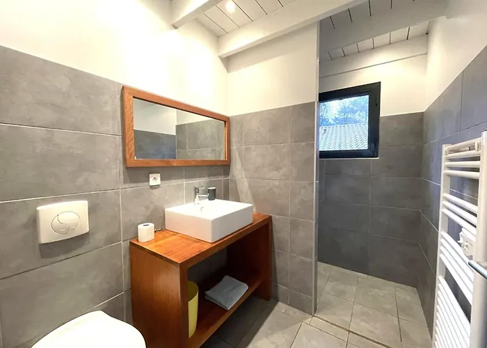 8 Pers Proche Marin, Wifi, Animaux Permis, Parking - Fr-1-379-83